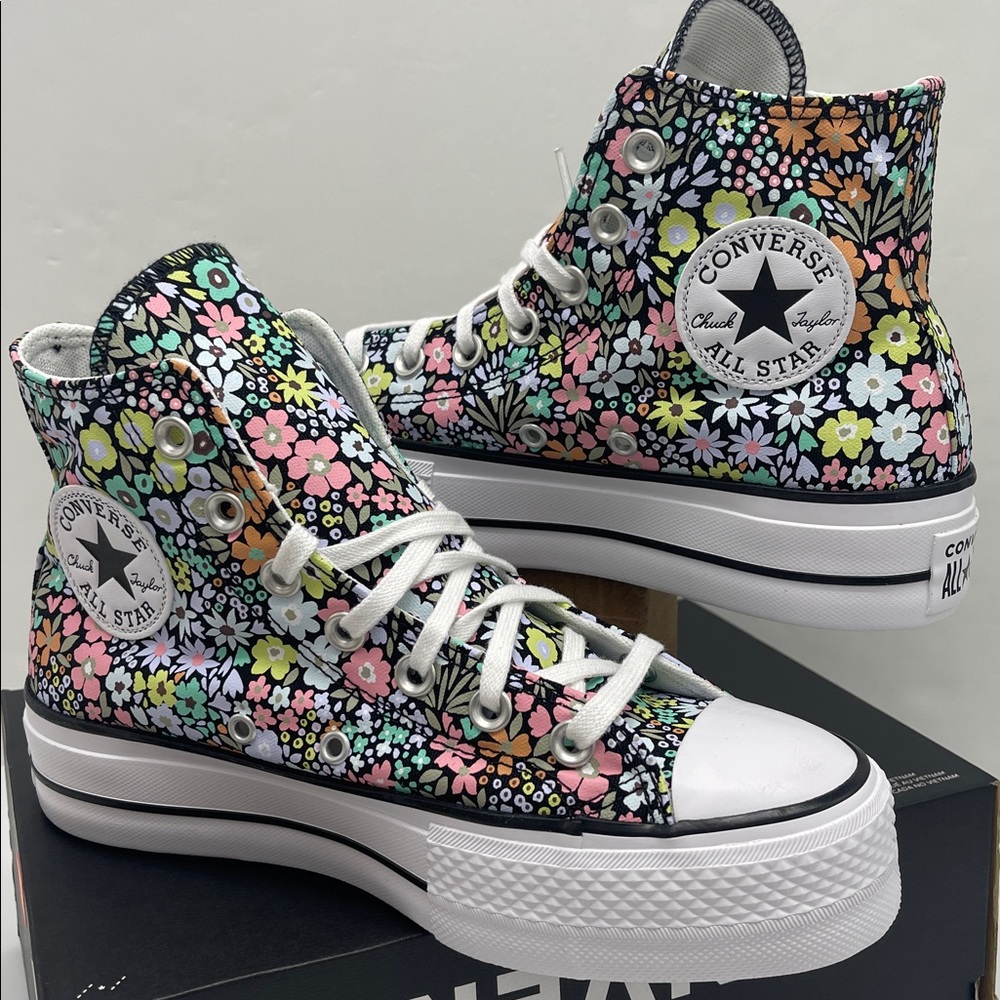 Converse CTAS A15009C CTAS LIFT HI
BLACK/WHITE/PALE SURPLUS Platform Sneakers - Picture 8 of 16